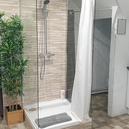 Au 36, Les Apparts Hotel Joigny Exterior photo