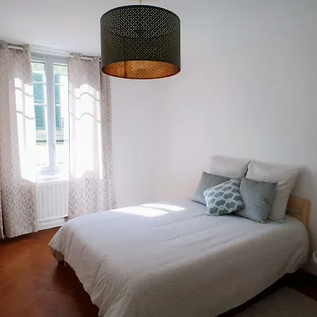 Au 36, Les Apparts Hotel Joigny Exterior photo