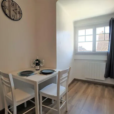Au 36, Les Apparts Hotel Joigny Exterior photo