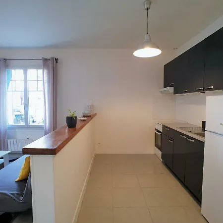 Au 36, Les Apparts Hotel Joigny Exterior photo