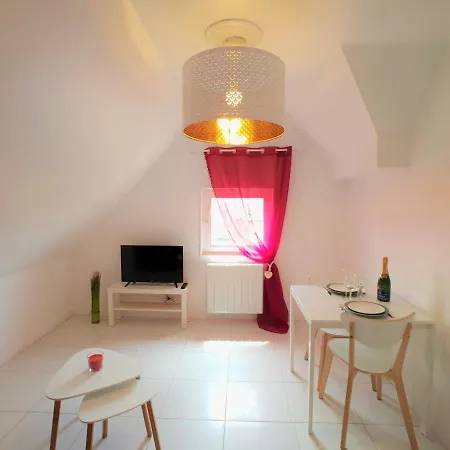 Au 36, Les Apparts Hotel Joigny Exterior photo