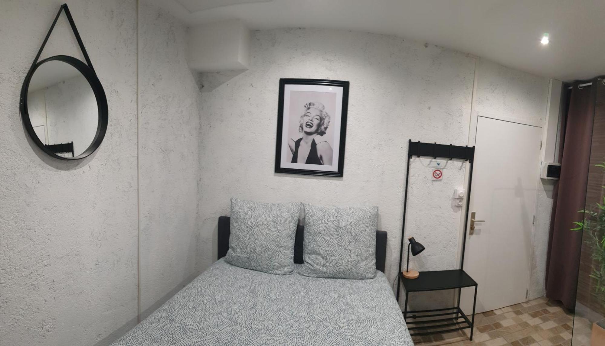 Au 36, Les Apartment *